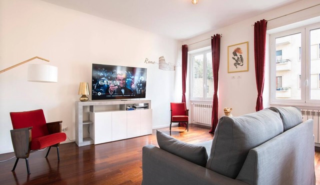 Il Principe, Elegant Family Apartment two bedroom near Colosseum with balcony