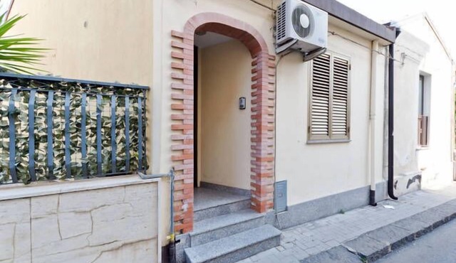 Independent house in the center-Casale Papandrea area 2km from the sea near Taormina-Etna