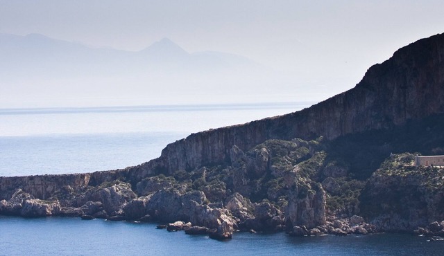 INDEPENDENT VILLA SURROUNDED BY AREA RESERVE THE PARK FIRRIATO