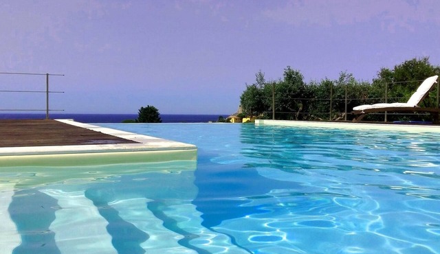 Independent villa between Trapani and San Vito Lo Capo, with swimming pool and sea view