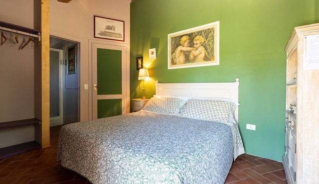 Intimate independent room for couples