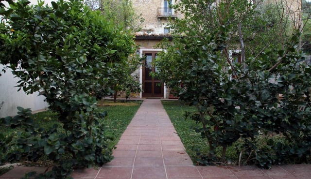 Casa Lucia is a recently renovated apartment located in the marina area of Santo Stefano di Camastra, the coastal village known for its artistic ceramics. The location is ideal: just a few steps from the beach, the small port, and the train station, wit