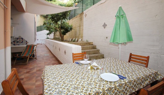 Apartment with private courtyard