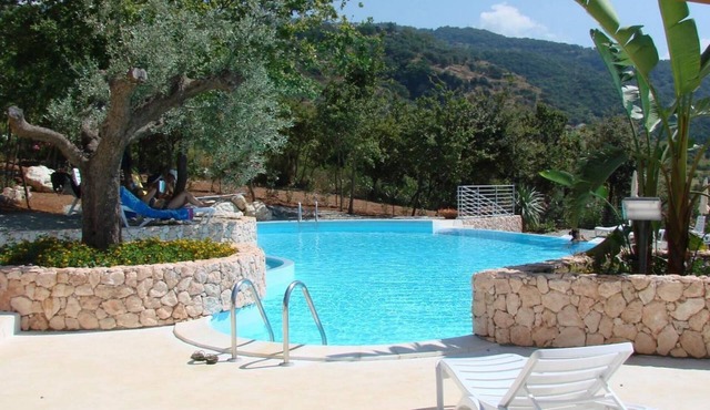 June & July 20% discount min 7 nights - Views Luxurious Pool - Families/Couple