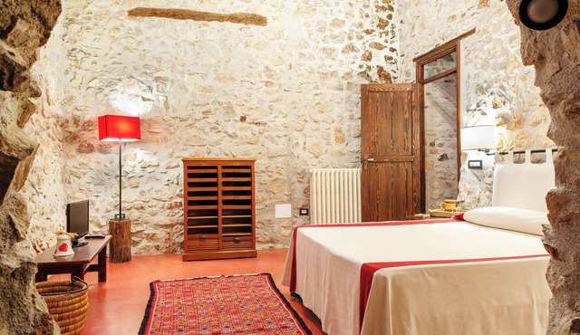 L' Armoniosa the magic of the medieval Macchiaroli Castle in Teggiano