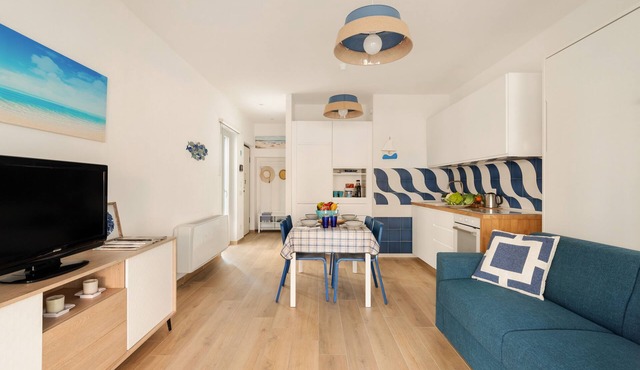 La Caravella 2 :beachfront, new and charming apartment in the center.