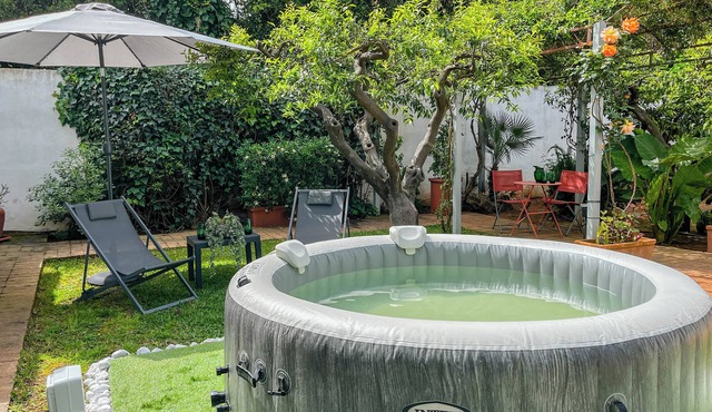 La Casetta di Vi, a small green retreat a short distance from the sea