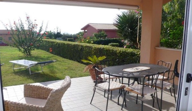 La Contura-Private residence with shared pool