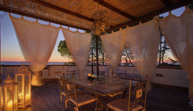 Lacco Villa~Solarium