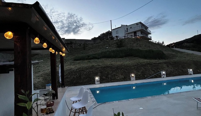 Lakeview Villa: Pool,Jacuzzi, Sauna, Outdoor Kitchen, Pizza Oven & Starry Dining