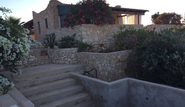 Lampedusa catatteristic dammuso sea view, 200mt distant, 180°
