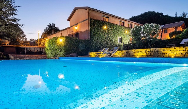 Large Sicily villa to rent with pool, view, Wi-Fi, near Mt. Etna