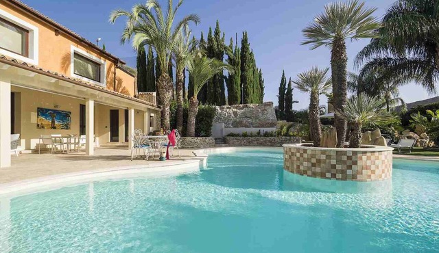 Large villa rental in Agrigento, Sicily