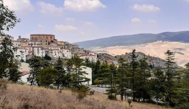 LE ORIGINI casa in borgo tipico lucano
