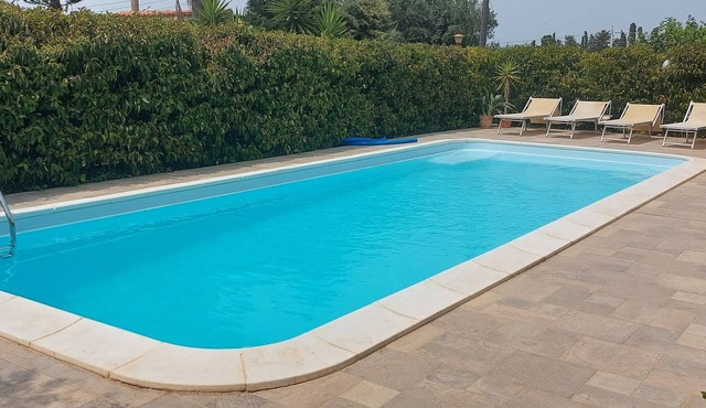 Lemon’s villa at the little paternella cove