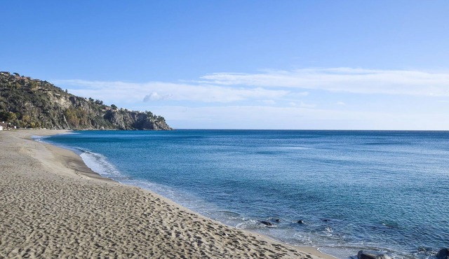 Live in style in this beautiful vacation apartment with sea view in Amantea.