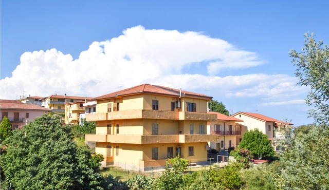 Look forward to a beautiful sea view from the terrace of this vacation apartment.