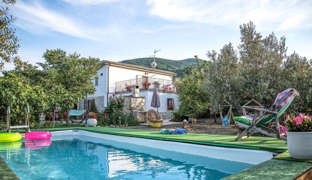 Look forward to a wonderful vacation in this appealing vacation apartment with panoramic views of th
