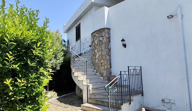 Lots of comforts near the sea, Cefalù, with the possibility of using the pool