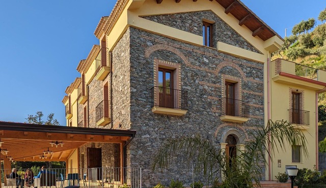 Lovely apartment in Longobardi Marina