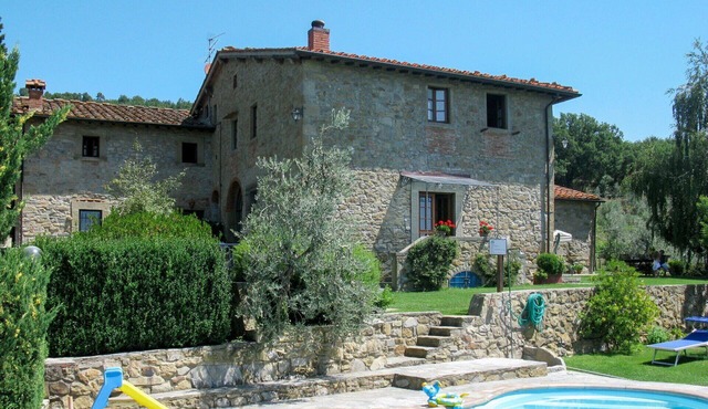 Lovely apartment in villa for 4 people with WIFI, pool in Loro Ciuffenna