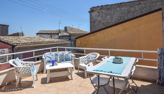 Lovely home in Palazzolo Acreide with WiFi