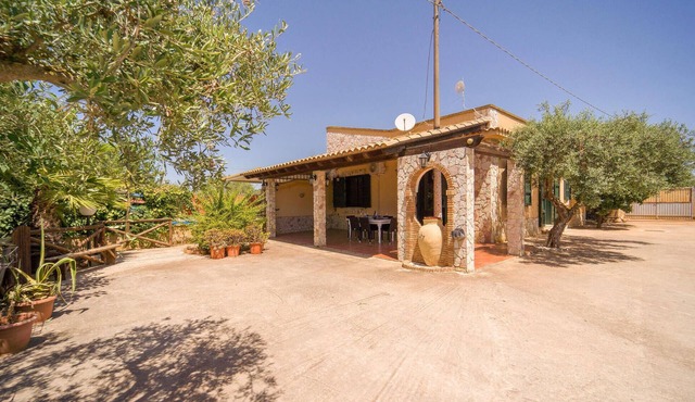 Lovely home in Menfi with private swimming pool, can be inside or outside