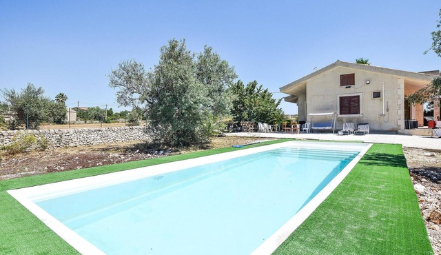 Lovely home in Modica with WiFi