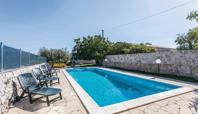 Lovely home in Rosolini SR with private swimming pool, can be inside or outside
