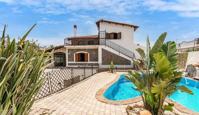 Lovely home in Siracusa with WiFi
