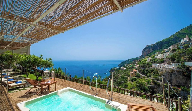 Luxury Historic Villa, Heated Jacuzzi, Lemon Garden & Stunning Amalfi Sea Views