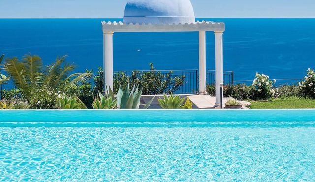 Luxury private villa with swimming pool