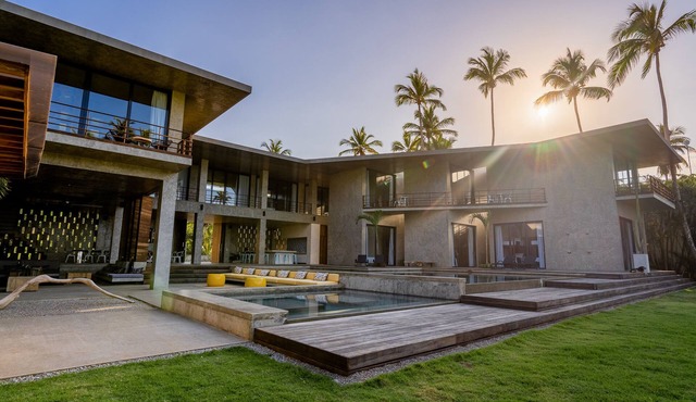 Luxury Villa Beach Front 12 Bedrooms, Giant Jacuzzi in Las Terrenas