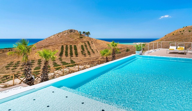 Luxury villa with pool, sea view, Bovo Marina, Sicily