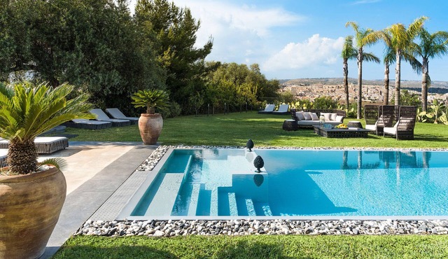 Luxury villa with pool in Noto