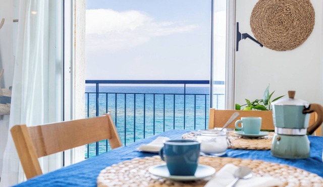 Mari Sea Home-Mediterranean Room
