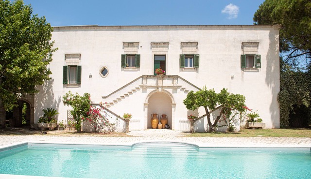Masseria in the heart of Puglia with swimming pool