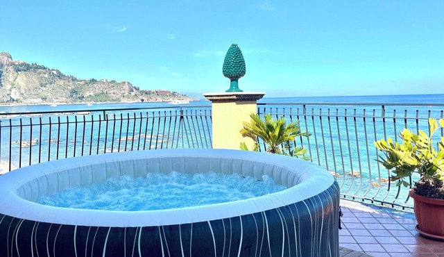 Miriam Sea Front Apartment with SPA
