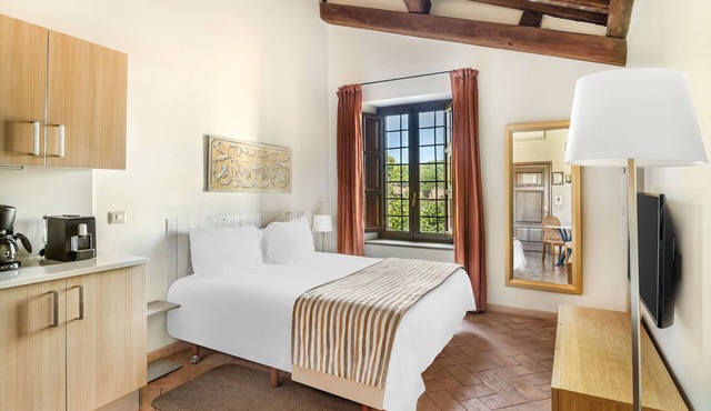 Modern Studio | 17th Century Resort | Sleeps 2