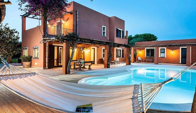 My Rental Homes - Villa Creta immersed in a 3.000 m2 garden with swimming pool