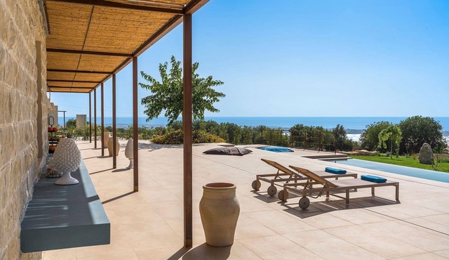 My Rental Homes - Villa Miriam with pool, garden, sea view