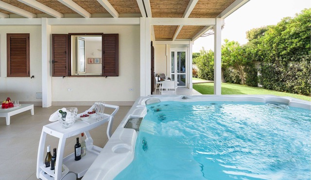 My Rental Homes - Villa Sea Star: jacuzzi, sun terrace and direct access to the sea