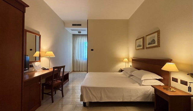 Naples Park Hotel