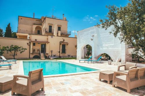Nella Apartment With Pool - Happy Rentals