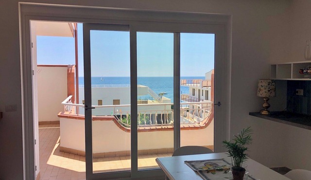 Neroli, Large apartment, sea view, near Taormina