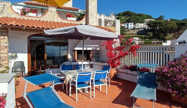 Nice apartment for 9 guests with A/C, WIFI, TV and terrace