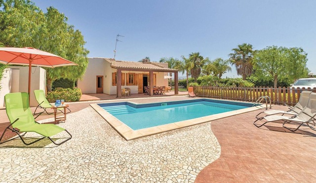 Nice home in Menfi AG with private swimming pool, can be inside or outside