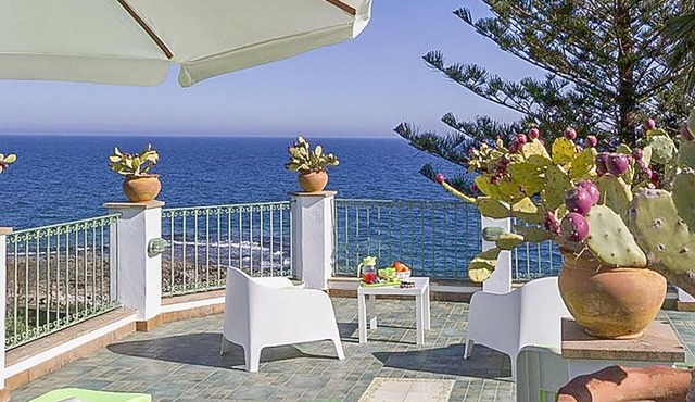 Nice home in Siracusa with WiFi