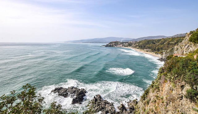 Nice vacation apartment in the south of Italy for 6 persons and 1 pet.