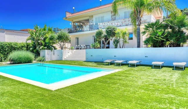 Oasis Elegant Luxury Pool - Panoramic View! By Sicily Home Solutions